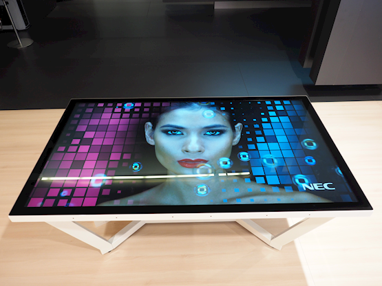 NEC-Display-Solutions_X651UHD-2IGT-InGlassTouchTable_03-download.png